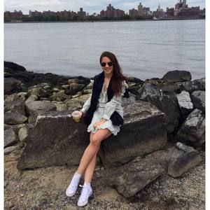 Meet your Posher, Anna